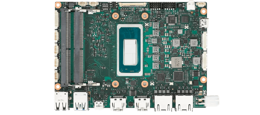 Внешний вид и интерфейсы одноплатного компьютера Advantech MIO-5379