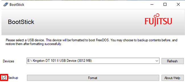 Снимок экрана приложения BootStick, показывающий выбранную загрузочную флешку и отмеченную опцию «Резервное копирование» перед форматированием.